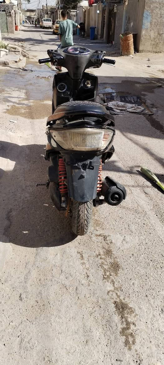 سلام عليكم متاح سكنس فحل كابريتر دراجه شغاله سلف هندر بس دشبولها طافي دراجه خيرر من الله تراي وين ماتطلع سحبها يخبل  سعرها ٤٥٠ وبيها مجال حك الجيه العنوان بغداد حي اور الشراي يتصل ع رقم ***********
