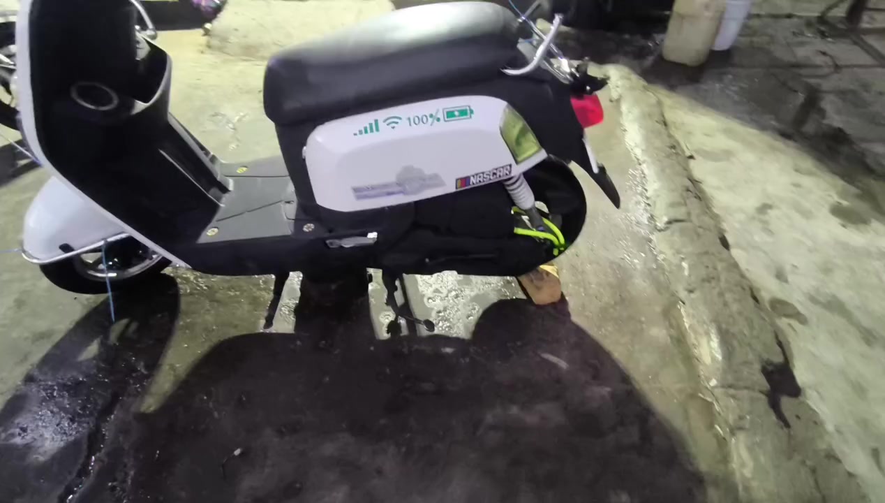 ماكس بوليس للبيع الدراجه نوزل
كفاله عامه اي نقص مابيهه اشاير يمنه يسره دبل اشاره كلوبات كلهه شغاله اوياله نجمه دشبول كله شغال اي نقص بل كهربائيات مابيهه 
الدراجه شلعه او معدل اكلجات جدد مال حاويه 
الدراجه خرسه 
السعر 800او بيهه مجال مكاني ديالى بعقوبه فلكه لامين 
*********** بس واتساب او الخاص مفتوح
