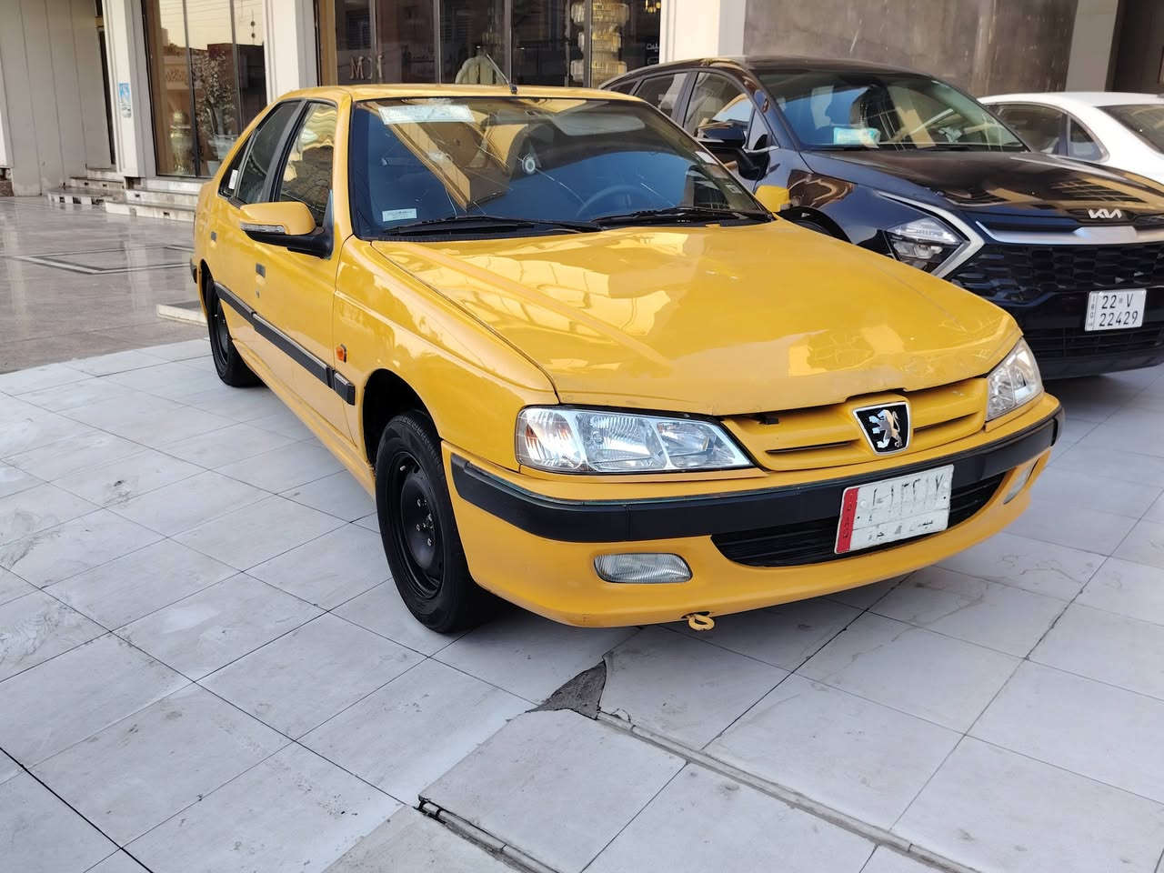 سلام عليكم بيجو بارص موديل 2015 رقم ميسان السنويه 27 تبريد ثلج حداديه جديده راعيها يريد تحويل نقص السياره  جامه كدام وباور الاستفسار ***********
