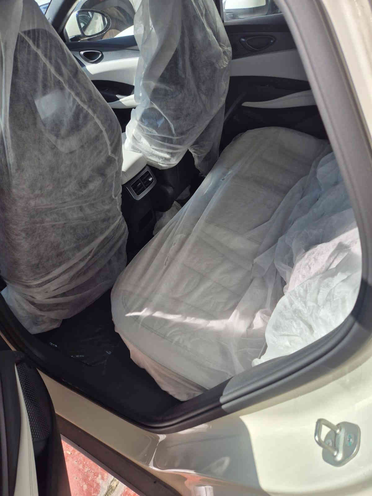 سلام عليكم وصول  BYD سيل 6  لشركة طريق الفخامة
🚗 للبيع – BYD سيل 6
✨ اللون: سماوي و ابيض و بيجي 
📍 الموقع: بغداد – البياع – الشارع الثالث

🔹 مواصفات السيارة:

تصميم حديث وأنيق

محرك اقتصادي وهادئ

داخلية فاخرة ومقاعد مريحة 😌 

شاشة معلومات كبيرة مع أنظمة ملاحة

نظام تكييف 

حساسات خلفية وكاميرا رجوع

إنارة LED أمامية وخلفية

💰 السعر: 21,500,000 دينار عراقي فقط
📞 للاستفسار: ***********
