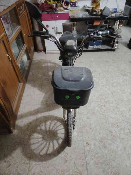 سلام عليكم دراجة شحن للبيع كلشي مانقصهه العنوان ابو غريب شهداء يم ابو عدنان ابو النشايه *********** السعر 250 او بيهه مجال
