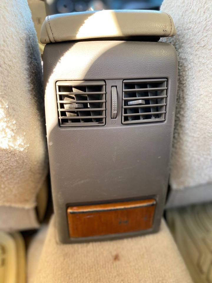 نيسان التيما ٢٠٠٨ 
سيارة فول فول مواسفات 
كشن كهرباي سقف سلايد . بصمة 
داخل فورميگا اربع جام كهرباي 
حاسات شغاله لايتات امرايه 
كهرباي كله شغاله 
سنةوي جديد رقم جديد بسمي
گير و محرك مكفول كله جديد 
سيارة جاهز تبريد شغال 
صدر امامي خلفي جديد 
بيها ٣ قطع صبخ و نص بدون دواخل 
 
سعر ٦٩ ورقه
0772 843 0350
