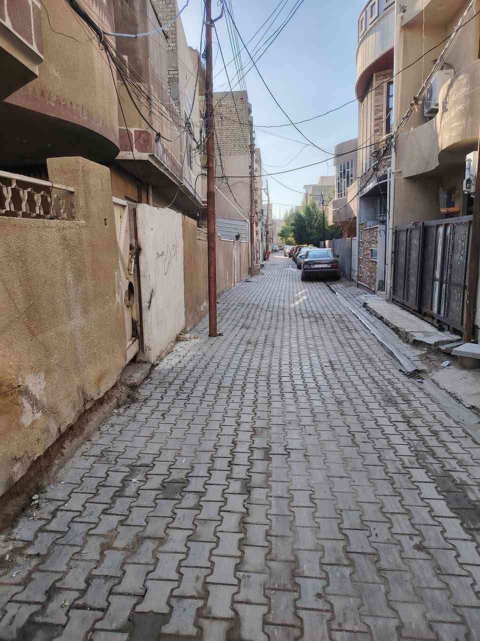 سلام عليكم دار للبيع مساحه 45 م الواجهة 5النزال 9 سند 25 الموقع سبع ابكار قرب سريع محمد القاسم يحتوي الدار ع غرفتين نوم و خدمات صاله و حولي عرض الشارع 4م للتواصل و الاستفسار ***********
