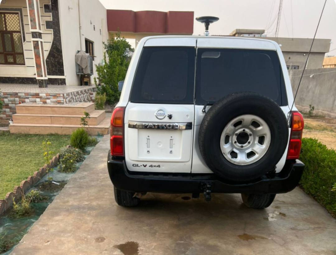 السلام عليكم نيسان باترول 2008 مزاد ديالى سياره كير اوتماتيك محرك 4800 تجفيت وكاله تخم تاير صدر امامي خلفي تبريد السياره كلش حلوا نصبتها داخلها حلو مرتب السعر 90 وبيها مجال أو مراوس حسب القناعه  ***********
