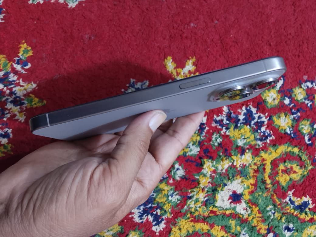 15 برو ماكس مبدل شاشه وبطارية ذ 256 سع  ر600 التواصل ***********
