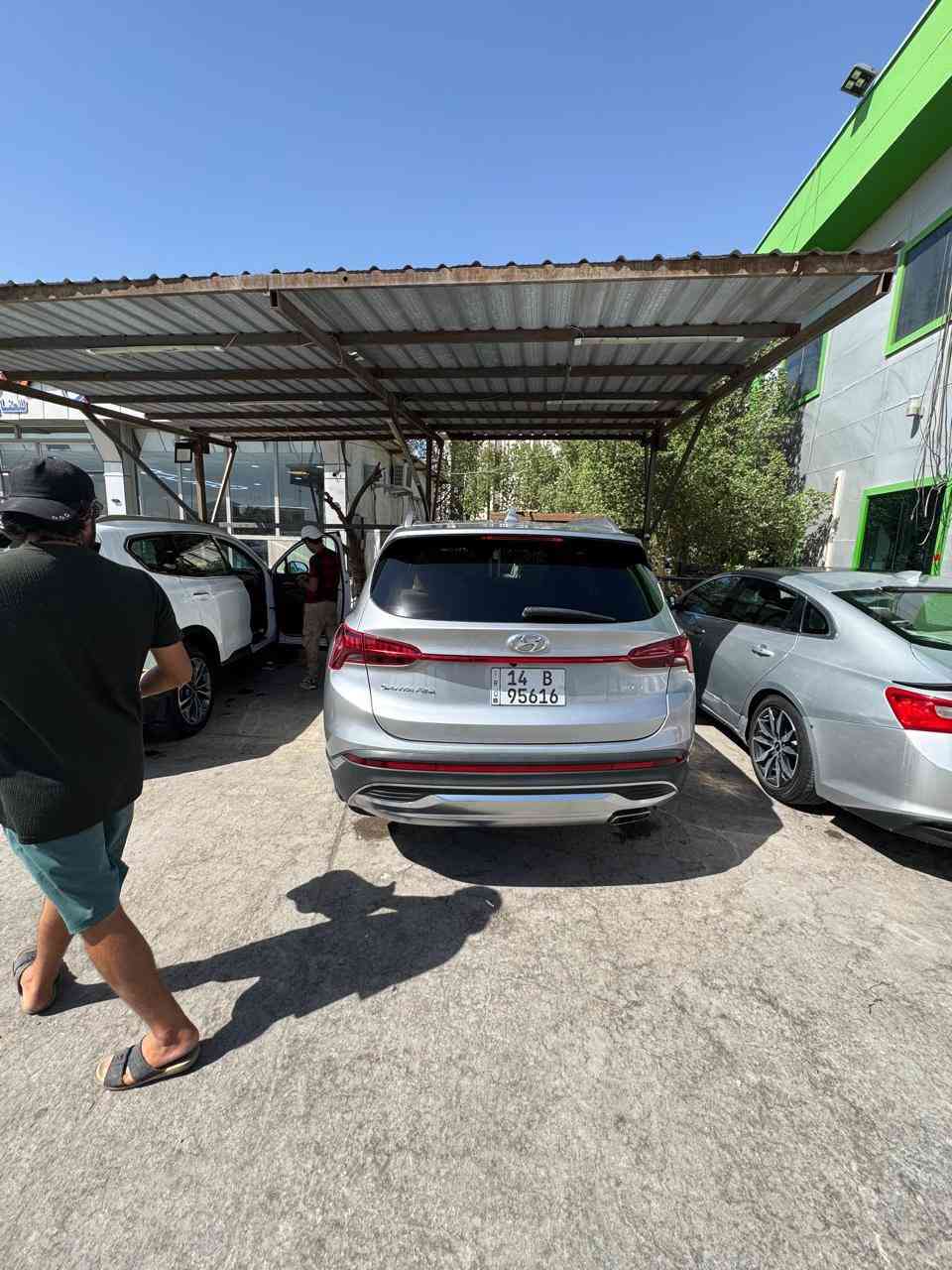 السلام عليكم سنتافي 2022 وارد أمريكي ماشيه 62
ضربته بس الدعامية الأمامية فقط حت الراديتر نفسه وشبر من البنيد 
الرقم بصرة الجديد ب اسمي
السعر 215 وبيه مجال بسيط 
الرقم : ***********

رقم الشاصي : 5NMS24AJ6NH424839
