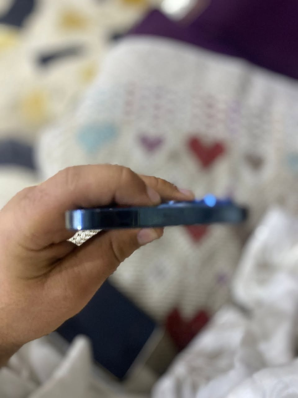 سلام عليكم آيفون 12برو ماكس دبل
بطاريه 65بلادي جهاز كله عل وضع شركه فقط ضهر نكسر 
ذاكره 256 جهاز حيل نضيف وحلو البيع أو مراوس ***********
