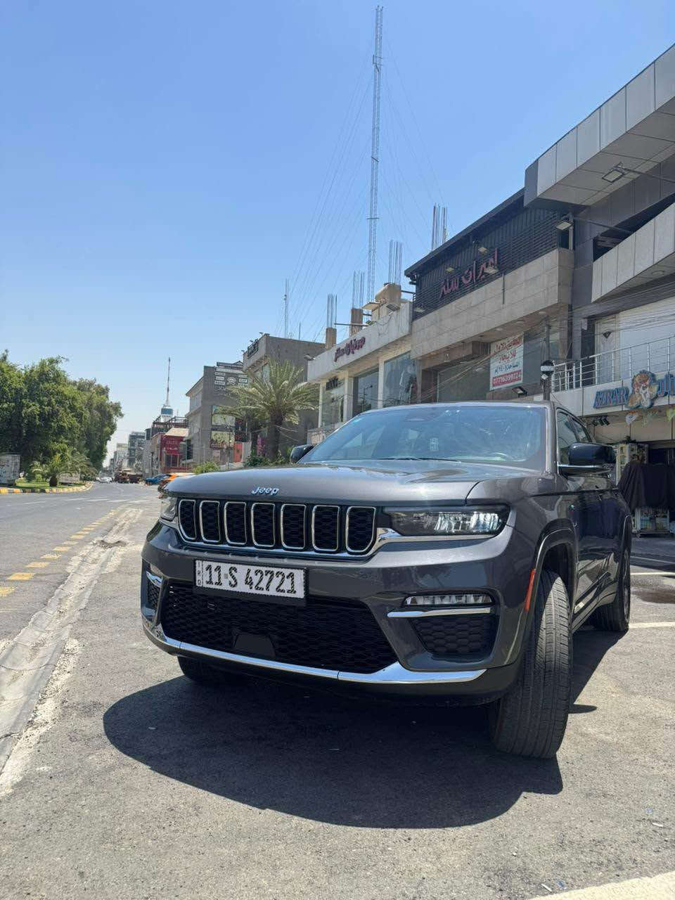 ‏  Jeep Grand cherokee 4xeبدون ايرباك
موديل 2024 4x4 هايبرد
ماشية 15000 
الداخل لونين مطعم بصاج
إنارة داخلية LED 
5 راكب 
‎3 انضمة بنزين +هايبرد +كهرباء
#مواصفاتها
.  
.بصمه تشغيل عن بعد
.دمام خلفي
.كشنات جلد
.كشن السايق ميمري
.كشنات كهرباء
.صندوق كهرباء
.حساسات خلفيه 
. قطعتين تبريد 
.اشاير بالمري
.رادار امامي
.رادارات 360
خمسة وضعيات قياده
. بنوراما فتحتين
. كير ماوس
. نظام منحدرات
. هيترات بالكشنات 
.ويل كب كروم
.لايتات لد
.بكلايت لد
.كشافات
.بصمة ابواب
. نضام توقف ذاتي
فول مواصفات 1/1  بعد بيها مواصفات
صور الحادث على الخاص
السعر 30 وبيها مجال
للاستفسار اكثر الاتصال على الرقم

*********** بغداد, العراق
