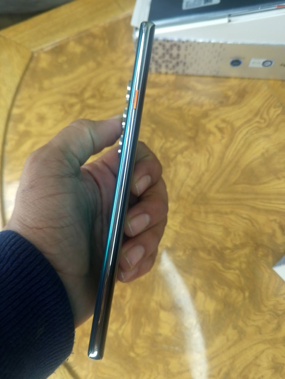 تكنو كامون 40 برو 5g
الجهاز اخو الجديد ذاكرة 256
عشوائيه 16 كارتنه وكيبل شحن 
ويا سعر 270 قفل مكان بغداد الأمين الثانيه 
***********
