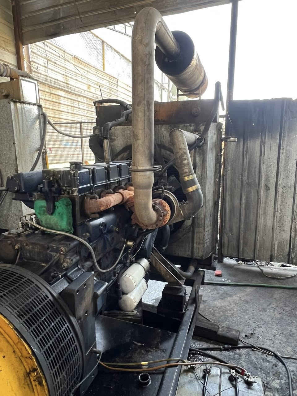 السلام عليكم شتاير B12 لا تنقيص ولا تبخير مكينه 24 راديتر جديده مجفته جديد راس توليد لوري سمر 250 ستندر مكان بغداد البياع الرقم ***********
