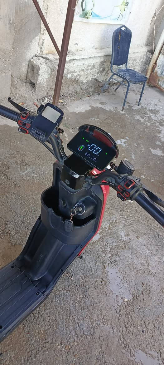 السلام عليكم 
دراجة R9للبيع 
نضيفة كلشي مابيهة 
اخت الجديده 
شحن فول بطاريات فول 🔋
دبل إشارة لايت عالي ناصي رماش 
تجي دبل سويج 
للاستفسار الاتصال على رقم فقط واتساب
***********
