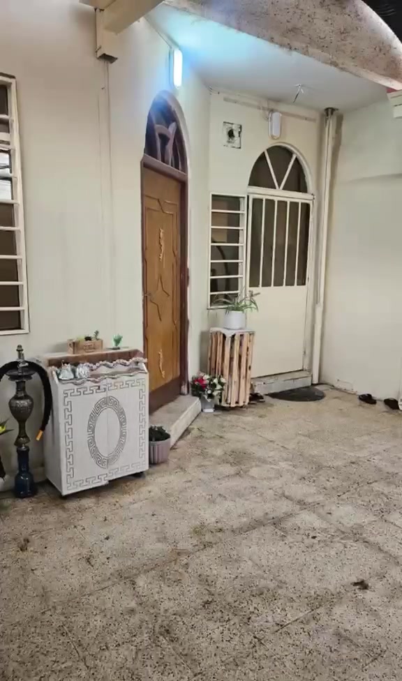 🏠 دار للـــــــبيـع 
في حي  القادسيه الثانيه سايدين حديد  
________________

المساحــــــة /100م #طابـــــو زهور 
الواجهـــــــــة // 5  ومحدث ٢٠٢٠   

________________
🏗️🧱#الطابــــــــــــــق  ونص  الطابــــــــــــــق الارضي 
غرفـــــــــــة ١  وصالـــــــــــة وهـــــــــــول ومطبــــــــخ حـــــــــار وصحيات 

🏗️🧱#الطابــــــــــــــق #الثانــــــــــــــــي
 ١ ...  غرفه نوم  

_____________________

#مكتـــــــــب
           🏗️🧱العباجي الاستثمارات العقاري  🧱🏗️
#الكائــــــــــن
  حي الزهور سيتدتي الجميله #مقابل جرزات كرم #أوالإتصال 
         *********** 📞☎️📞*********** 
                           ‏‪*********** 
_____________________________________________
