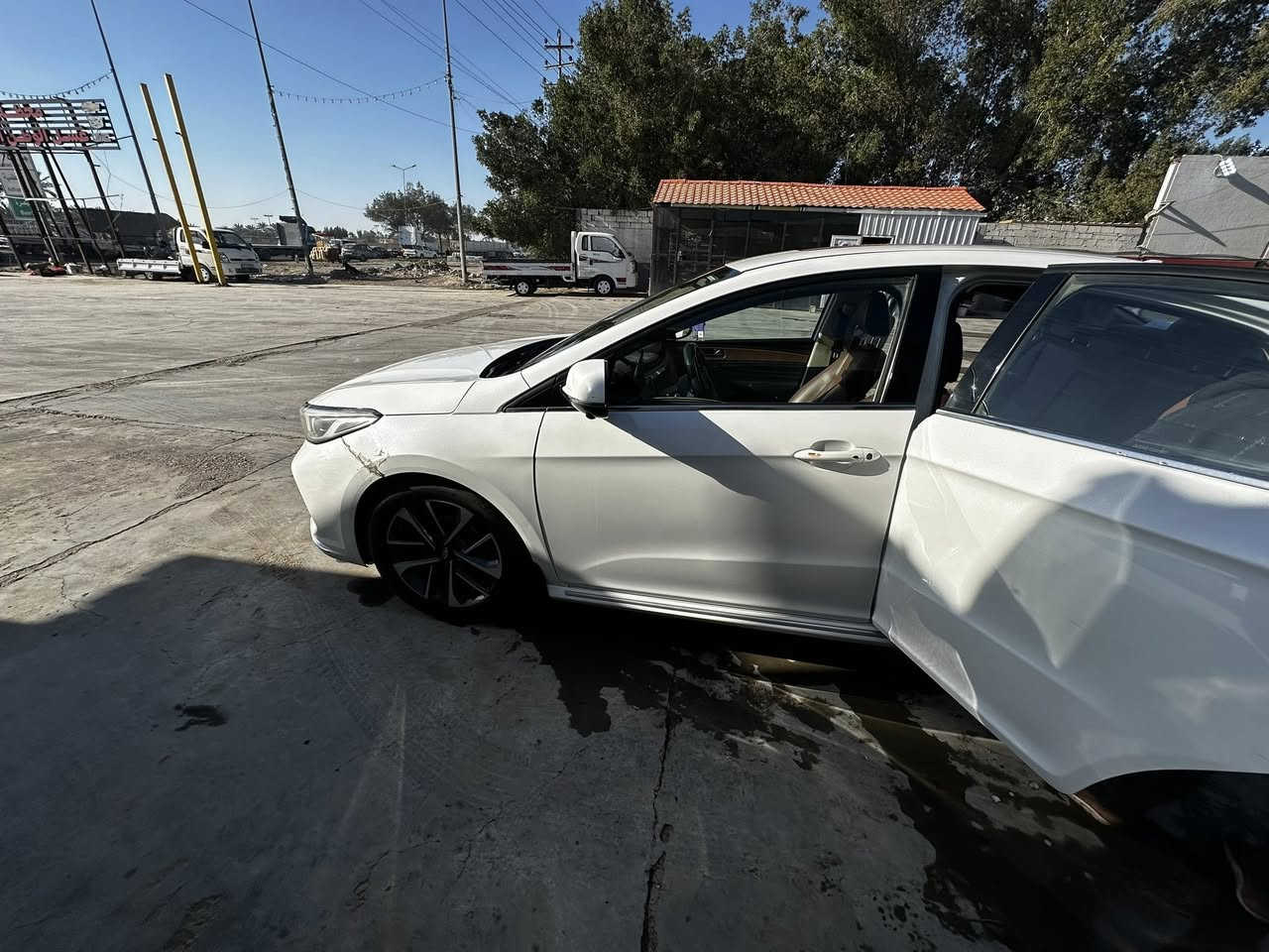 يارب 
شيري اريزو 6مديل 2020السيارة فول مواصفات 
3بصمات
شاشه 
اوتو هولد
سايد بريك دكمة
مري شفط 
نظامين قيادة
فتحة سقف
تشغيل عن بعد 
فتح وقفل الجام عن بعد
لد نهاري 
كشنات جلد 
حساسات 
4كامرات 
كامرة محيطية 
وبيه بعد هاوي مواصفات 
السيارة بيه فقط الطخات الي موضحة بلتصوير وبيه عطل بلتيربو وحدادية بيه طبلات كايمة فقط ماكو اي شي غير الي ذكرتة مع العلم السبارة حرة مو اقصاد يمتة متريد تحول 
رقم الواتساب ***********
رقم الاتصال ***********
السعر 75 وبية مجال
