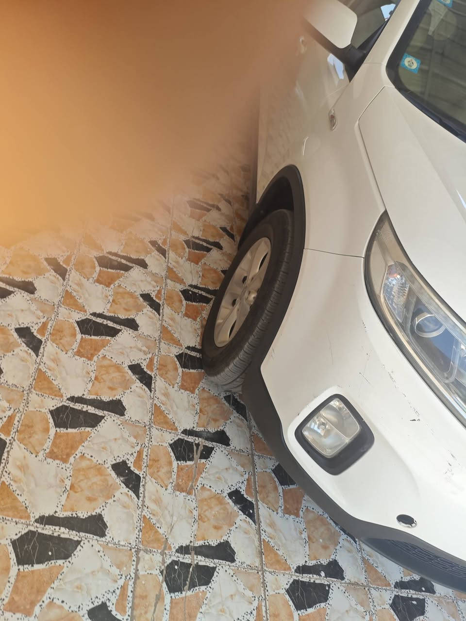 سورنتو 2014 خليجي نص فول 4 سلندر
سيارة جاهزة وحلوة واي نقص ما بيها 
فقط بيها بارد بالصندوك وبعض رصعات بالبدي خفيفه وما تبين 
وناشر سونار فحص يم المندلاوي 
كير مكية حداية تخم تاير نيگسن الكوري كلهن جاهزات اي نقص ما بيها 
سياره ماشية 201،000 كيلوا متر 
رقمها عمارة رقم دولي سنوية منتهيه وما جددت  هو تحويل هو تجديد
سعرها 158 وبيها مجال بسيط 
والي يكول تغني نزلت لسوك وشفت سعرها وقبل لا انشر تأكدت من سعرها الي يعجبه يجي حياه الله 
رقمها عماره دولي 
***********
للمعلومة عندك فحص ناشرة تأكد وشوف صور رغم ما منضف السيارة
