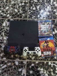 بلي فور سلم نضيف جدا ما مفتوح لوك ستيكر ويا قرصين ردد2 و GTA5 شغالات و...