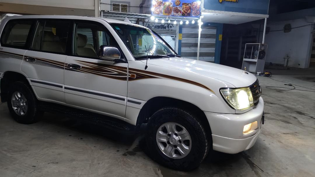 من رخص الادمن للمراوس مع اكسبلور 2010 نيفيا
لاند كروزر مونيكا موديل 2000 

محدثة 2007 بلكامل حتة البيبان 

باب خلفي قطعتين 

رقم بغداد دولي الجديد تحويل ثاني يوم 

سنوية 2029

هزة جديدة 

محرك لكزز ثمانية سلندر 

الغني عن التعريف 

تبريد مركزي ثلاث قطع ثلج وتبريد لكزز معرف 

سبعة راكب 

ثلاجة 

شاشة وشاشة بلسقف 

تدفئة بلكشنات 

منصومة مال عالي وناصي لد نهار 

السيارة بيها رش صبغ اثر التحديث فقط بدون حادث تكم قمارة شواصي لغود كلة كفالة الحمدلله 

سيارة جديدة ومرتبة ومال جناي
رقمي
***********

وبلعافية عل تكون من نصيبة
