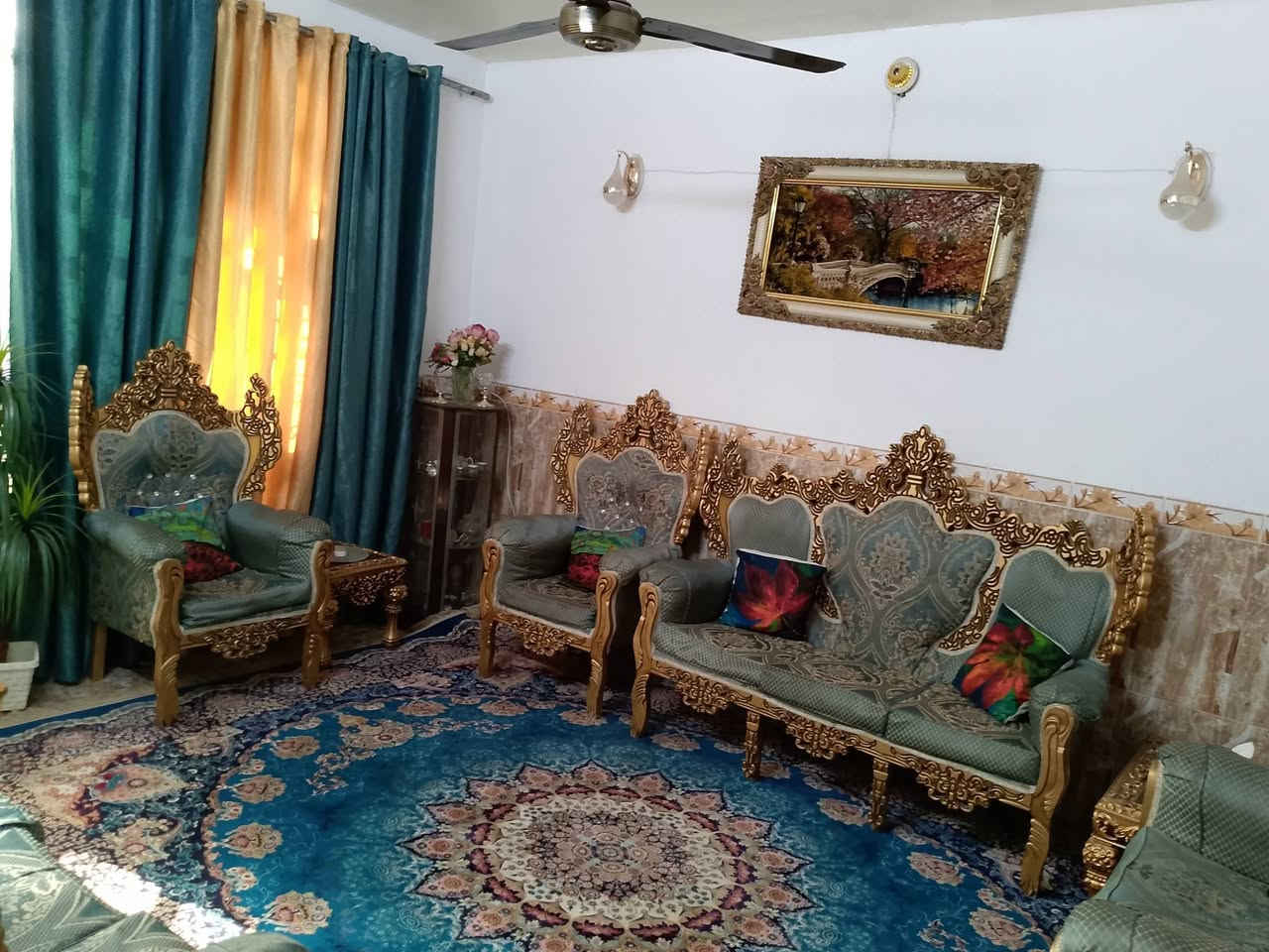 البيت  للبيع مرتب وصالح للسكن
📍الموقع: …الزعفرانيه شارع الكهرباء 
المساحه: 98
السعر 150وبي مجال
الطابق الأرضي:
استقبال
غرفة
مطبخ
حمّام + تواليت
وتواليت خارجي
 الطابق الثاني:
غرفتين نوم
حمّام
سطح
🔹 الطابق الثالث:
غرفة
مطبخ جينكو
للاستفسار مراسلة الخاص 
ورقم ***********
