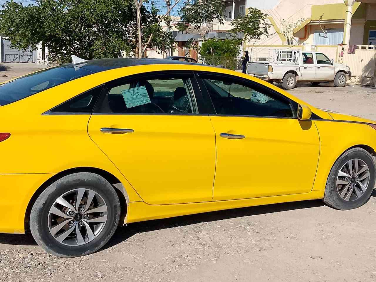 سلام علیكوم سیارة سوناتا مودیل2011فول مواصفات محرك GDi2400كیر و محرك خیر من اللة
موصفات.
بصمة
كشن هیتر
سلاید
شاشة ایباد
كامرة
ضرر فقط جنطا 
رقم واسط انكلیزي مشروع وطني 
رقم موبایل و وتساب ***********
ماجواب رسالة سعر 110بي مجال
