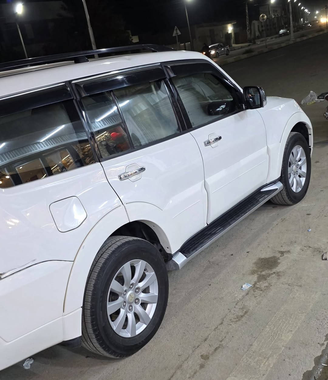 سلام عليكم باجيرو2010حبتور كير ومحرك وحدادية كفاله تخم تاير جديد مال جناي جاهزه تبريد شغال تدفئه شغالههه
7راكب 3قطع تبريد دمام خلفي 
السعر ١٤٠ وبيها مجال لشراي 
الاتصال ***********
مكفوله من صبغ او بارد سونار مرفق ويه صور 
مواصفات السيارة 
فتحه سلايت
دمام 
7راكب
3قطع تبريد 
كشنات جلد 
اسببر تعليك
كشنات كهرباء 
مري شفط
مكان السياره صلاح الدين دجيل
