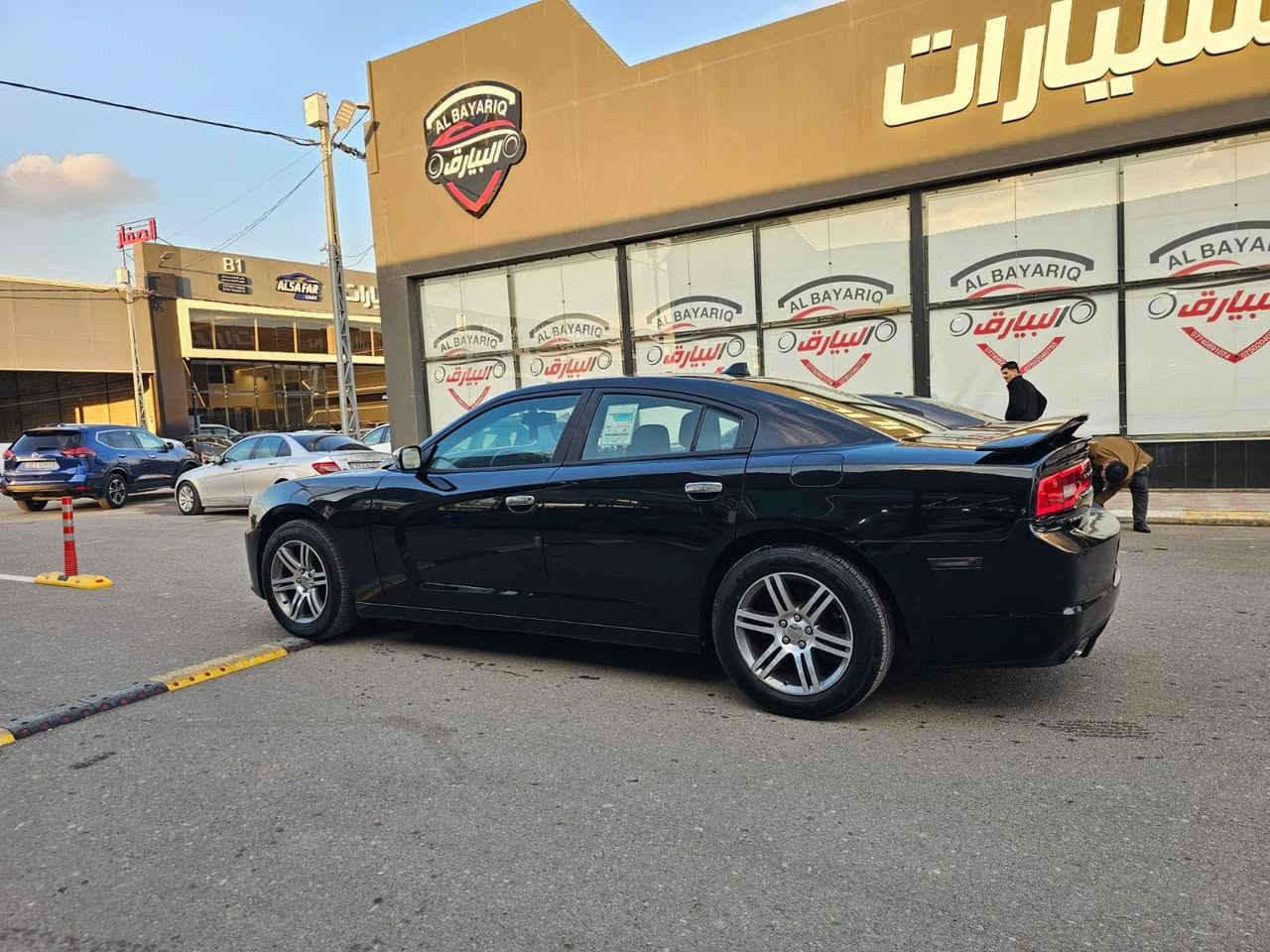 للبيع 
سعر 149$
دوج جارجر موديل 2012 ماشيه 170 الف 
لون اسود سيارة جديدة بمعنى الكلمة
استخدام شخصي شرط ما مشتغله خط 
محرك ٦سلندر حجم ٣٦٠٠ 
محرك كير اكسن شرط
🚫سيارة بيها صبغ ٣ قطع بدون دواخل 
صدر امامي خلفي جديد
بصمة باب بصمة تشغيل عن بعد كشنات جلد و كهرباء هيتر بلكشن 
شاشة كبيرة تحكمات ستيرن كامرة دواره حساسات أمامي وخلفي 
 تبريد قطعتين ثلج❄️❄️
رقم اربيل دولي رقم وهزة وسنوية جديد شرط التحويل 

للاستفسار مراجعة مكتب منار الحدباء لتجارة السيارات وتنظيم عقود بيع وشراء السيارات موصل حي المثنى فرع إعدادية الرسالة

***********
***********
