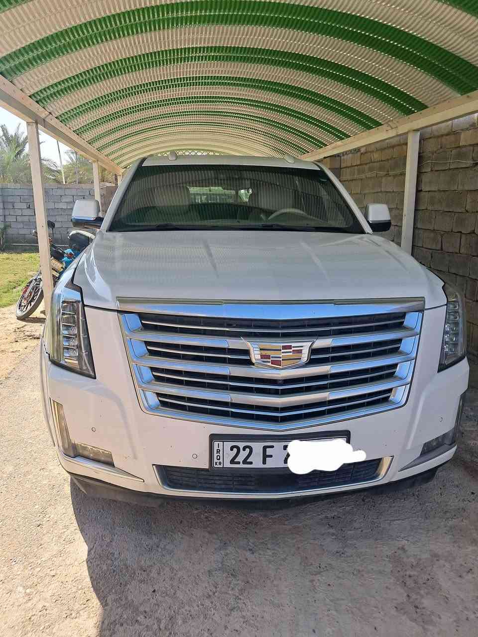 كاديلاك البيع موديل ٢٠٠١٨ خليجيه مكلف بنشر رقم صاحب سياره ***********
