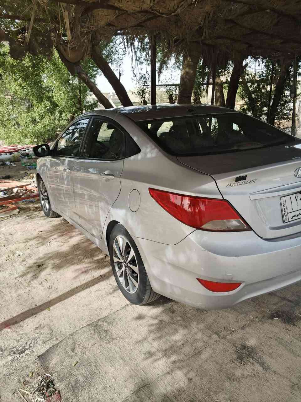 اكسنت ٢٠١٧ وأرد أمريكي رقم نجف 
بيها جاملغ أمامي وباب وبيها مكانات رش 
محرك وكير مكفولات حداديه جديده تخم تاير جديد تبريد ثلج السعر ٨٦$ مكانه كوفه ***********
