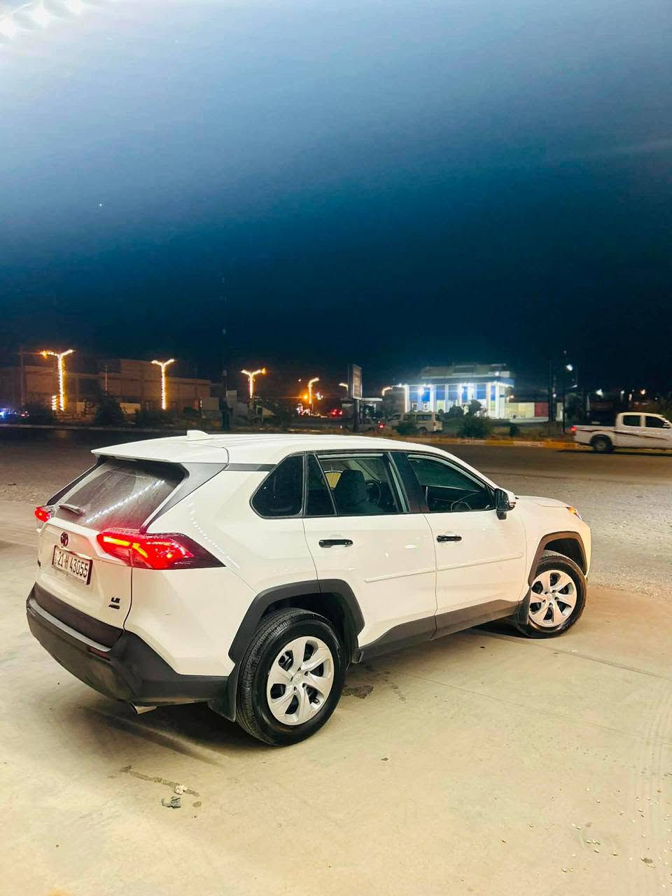 TOYOTA RAV4 LE  2024 black Edition
سەیارەیەکی هەتابڵی جوانە تەنهاmil 8000
یەک چامەلخی پێشی سەکن  بۆیاخە 
ئەیرباگی سوکان سیستەمە
سەیارەکە تازە ڕەقەم کراوە بەناوی خۆمەوەیە
نرخی 229 گەڵایە
بۆ زانیاری زیاتر تێل بکە ***********
ناونیشان حاجیاوا 
گەر مشتەرینی سەری منو سەری خۆشت مەهێشێنە لەگەڵ ڕێزم
رەقەم شانسیەکەی•2T3G1RFV2RC490468
