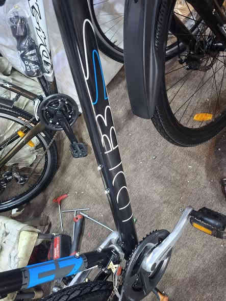 دراجه حجم 26
براند DBS  استراد من Norway 🇳🇴 
7في3گير 
سيستم كامل شيمانو acera 
نظافات 95بل 💯 
نظام بي ديسكات 
دبل قفل فتح 
لون حلو 
كامل المنيوم 
قياس فريم xl کبير 
عنواني اربيل سوق باسكيلات مقابل گراج سلام 
متوفر توصيل كافه لكل محافظات عيراق 
وتساب موجود *********** ☎️
بنسبة سعر 👇👇👇👇👇👇👇مهيمه 
                         185 الف فقط 
دراجه زيرووووو  ماشاءالله
