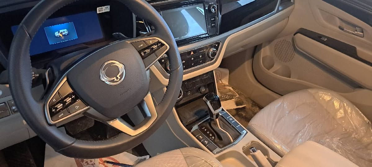 سانك يونك موديل ٢٠٢٤ فول مواصفات محرك ٢٠٠٠ السيارة حرة زيرو ما ماشية الشراي يراسل او يتصل على هذا الرقم ***********
