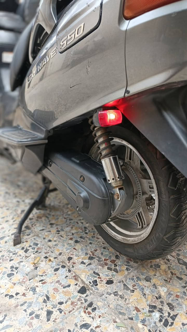 سلام عليكم سكاي ويف حجم مكينه 650دراجه مكفوله كير مكينه بلادي دراجه ناعمه وصافيه مابيها اي نقص حساسات شغاله كلوب جنطه مرايات شفط جامه كهربائيه ستان كهربائي نظام ABS  مانع انزلاق سعر مليون و750  شراي يتصل ***********متواجد واتساب عنوان بغداد
