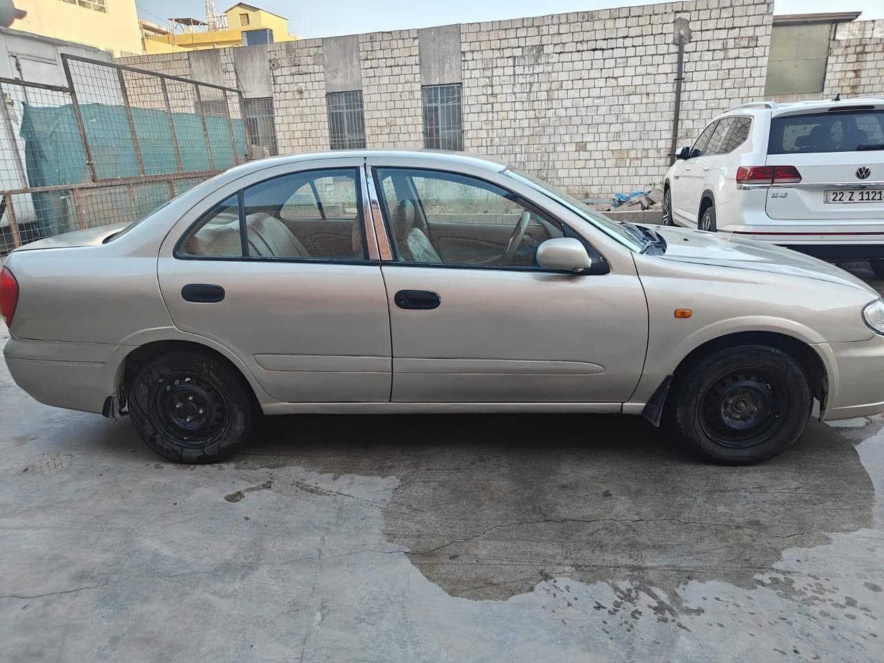 سڵاوی خوای گەورەتان لێبێت نیسان سەنی یابانی  2005 گێر تۆماتیک گێر و مەکینە بەشەرت کارەبایی تەقەو ڕەقەبەشەرت تەبریدی سارد و گەرمی بەشەرت  پێش و دوا تازە داگیراوە چرکەی تیانییە بۆیاخ عامە لەسەر ساغی بێ دەعم و لێدراوی ڕەقەم بەغدایە مەشروع وەتەنیە کۆبۆنی بەنزینی هەیە  سەنەوی ئەمساڵ بەسەر دەچێت گۆڕینەوە و قسیتمان نییە نرخی خوار هەموو  بازاڕ 62 گڵا شوێن چەمچەماڵ ژم. ***********السلام عليكم ورحمة الله وبركاته
نيسان صني ياباني 2005، كير أوتوماتيك.
الكير والمحرك بشرط الفحص، والكهربائيات والجهوزية كلها بشرط.
التبريد شغال ثلج والتدفئة حار بشرط.
الصدر الأمامي والخلفي منزّل جديد، السيارة ما بيها أي طقة أو نقص.
مصبوغة عام على نظافة، بدون أي دعم أو ضربة.
الرقم بغداد مشروع وطني، وبها كوبون بنزين.
السنوية تنتهي هاي السنة.
ما عندي مراوس ولا أقساط.
السعر جوة السوك، 62 ورقة.
المكان: جمجمال.
رقم الهاتف: *********** السليمانية, العراق
