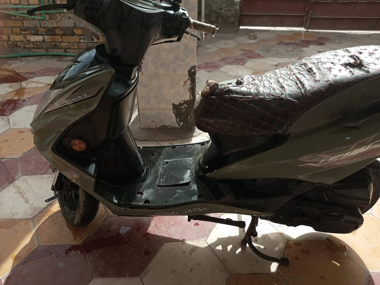 سلام عليكم
دراجة للبيع كومة حديد ذب سعرك ومبروك عليك كلشي شغال


**إذا كنت صاحب هذا الإعلان وتريد حذفه لأي سبب، رجاءا أرسل رسالة إلى الدعم الفني**