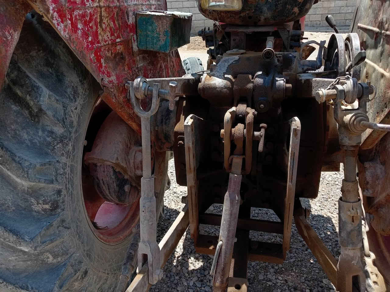 السلام عليكم مكينه عنتر اللبيع موديل 1985 مكينه جهازهه كير محرك بم اكسل هدروليك نكره سلف تايرات فوك نص عمر باور استيرن كهربائيات 
الاتصال ***********
