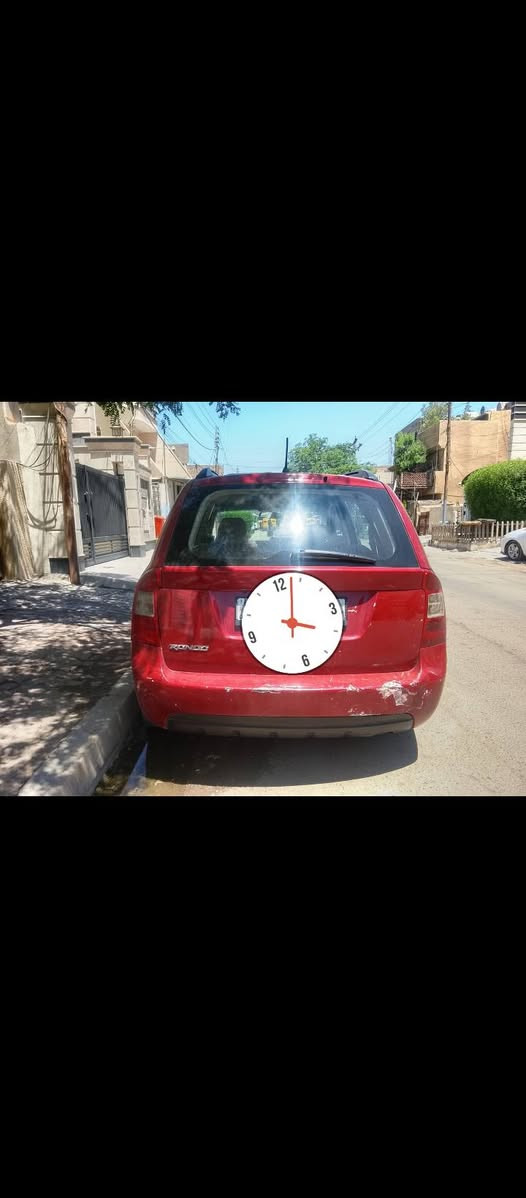 سياره كيا رندو موديل 2008 محرك 2400مصبوغة عام رقم بغداد سعر 87 رقم الهاتف ***********
