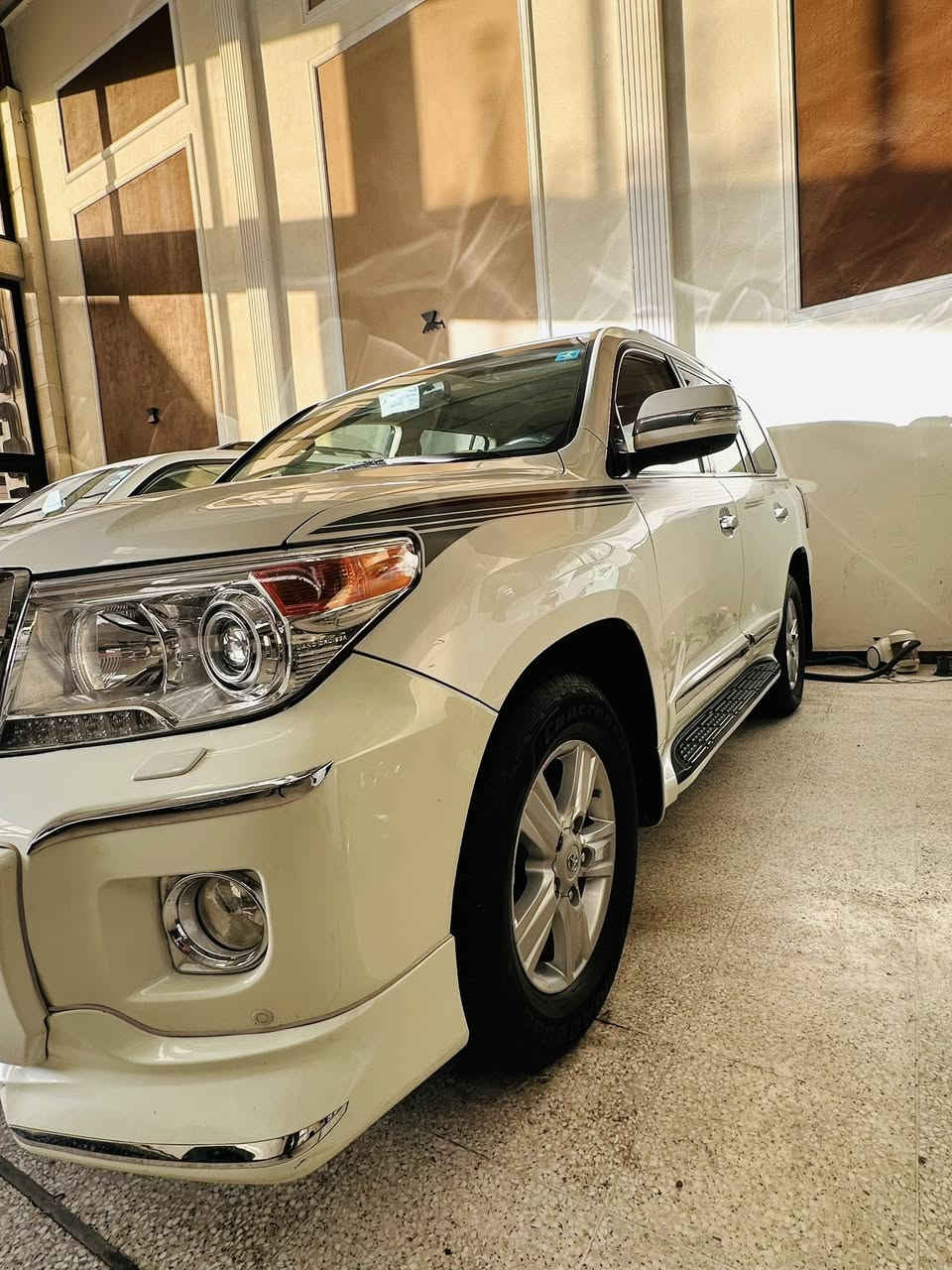 سلام عليكم 
الاندكروز 2013فطيم اصل 
مكفوله كفاله عامه ما عده دعاميات 
ماشيه 150الف فقط 
بسمي شخصين فول مواصفات 1/1
مكان بغداد
الرقم /***********
