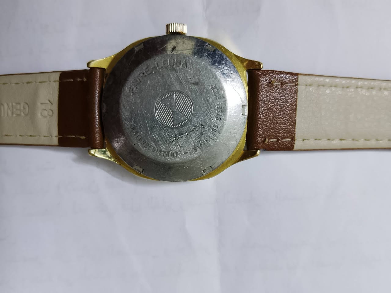 ساعة سويسري أوتوماتيك لاڤر لوبا ، شغلة ،طلاء ذهب،مختوم على الساعة ، الشهري غير شغال،
السعر 100 ألف ، توصيل لجميع أنحاء العراق 
التواصل ***********
