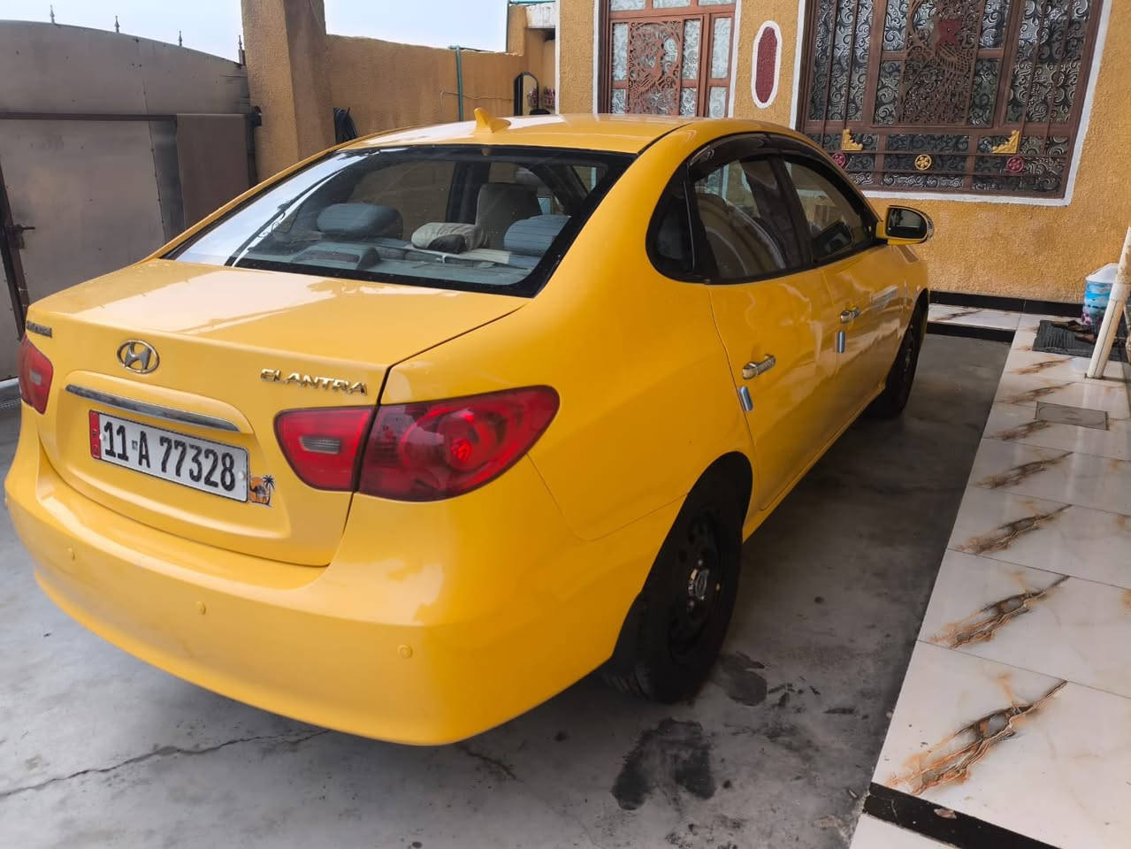 السلام عليكم النترا 2010 أمريكي
حادثها جاملغ خلفي سطحي بدون دواخل 
قبق الجنطه مبدل بلادي ليبل واحد 
رقم بغداد بسمي هزه جديده 
مكينه وكير خير من الله 
تخم تاير جديد صدر امامي خلفي جديد 
صبغه جديده السياره متعوب عليها 
السعر 98 وبيها مجال قليل حك الجيه 
مكاني ديالى خان بني سعد 
الرقم ***********
