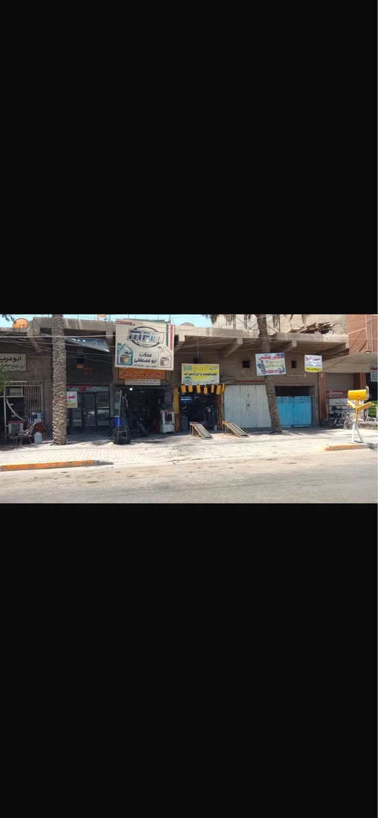السلام عليكم …. حصريا لدى مكتب الشمس فرصة تجارية واستثمارية ذهبية لمن يرغب في استثمار امن ومستقر وبسعر مناسب ، بناية تباع ارض في بغداد الدورة شارع الطعمة شارع تجاري من الشوارع المميزة والتجارية الحيوية . 
مساحة البناية ٣٧٥ متر بواجهة ١٥ متر ونزال ٢٥ متر  
للاستفسار اكثر الاتصال على الارقام التالية :-
***********
*********** بغداد, العراق
