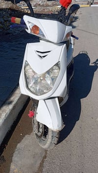 سكنس فحل دراجة نظيفة مرتبة بية شغلات بسيطة يحتاج ترتيب سعر /450/ او مر...