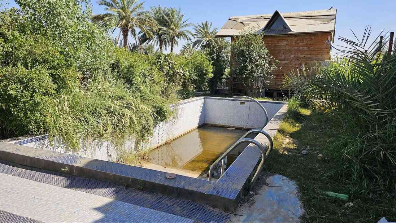 مزرعة مخدومة في كربلاء💯
✅مزرعة للبيع مساحة 
دونمين واجهه 26 متر  
طابو سند 25 تحويل أسهم 

✅متوفرة كافة الخدمات 
تبليط، ماء، كهرباء، مدارس 
تصلح سكن أو متنفس عائلي 

✅️الموقع كربلاء - منطقة الجذار 
شارع نجف كربلاء عمود 1140
تبعد عن شارع نجف كربلاء 5 كيلو 
تبعد من مركز مدينة كربلاء 15 كيلو 

💰السعر 270 مليون عقاري كربلاء  

📞 إتصل الآن ***********
