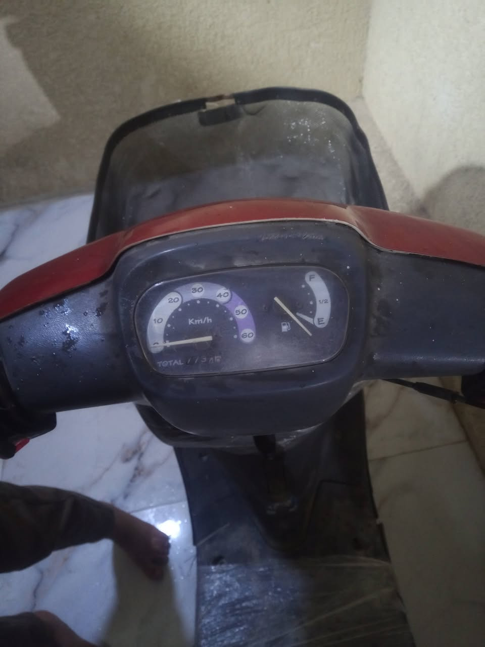 سلام عليكم دراجه المنغولي موديل  2003  دراجه نضيفة   سلف شغال نقصه باتري شاصي نضيف دراجه مامفتوحه  السعر 250 وبيه مجال اتصال عله الرقم *********** العنوان كربلاء اللوبيات عمود 79
