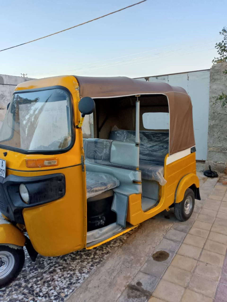 السلام عليكم تكتك للبيع موديل 20رقم واسط تحويل مباشرمجفت بوش جديد مكاني واسط نعمانيه  تكتك مصبوغة ***********
