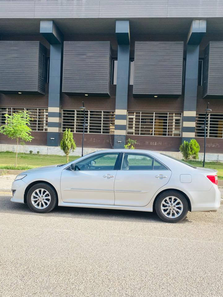 السلام عليكم
تويوتا كامري 2012 
  السعر 150$ 
خليجي SE  فول مواصفات 
بدون سلايت
تحكمات كهربائي 
صفر ضرر بس بي شبر واحد عل بارد من يم باب الخلفي  
قطرة صبغ  مابي
محرك 2400
كوبون بانزين 
سنوية باسمي 
رقمها اربيل جاهزه مجهزه شغل واطلع  فول نضافه كلين 
شراي تفضل خاص اتصال واتس اب ***********
