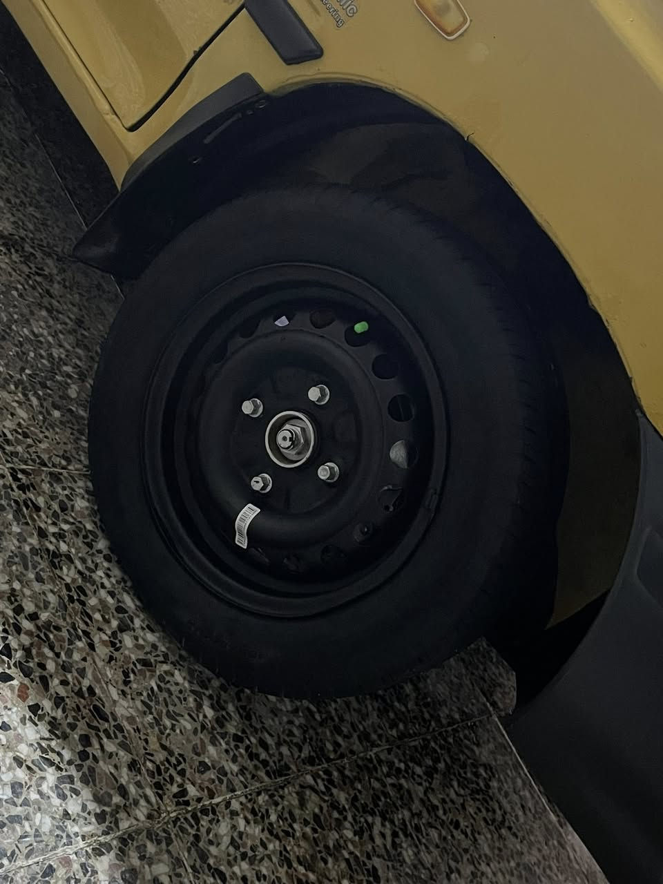 سلام عليكم
سايبه 2011 سنويه ورقم نكليزي 

وهزه جديدة مصفره هيئه وغرامان   جاهزة مابيهه اي نقص كهربائية كله. كير ومحرك مكفولات لاتنقيص ولاتبخير 

شغاله تبريد وتدفئه شغال حداديه 

صدر كله جديد تخم تاير نظيف 

سياره بيهه صبغ دواير ودوس 

مدوشمه عام حته تنته كلشي بيهه شغال ؟شباب ملاحضه رقم وسنويه 

موعد لستلام يوم 20 بهاذ شهر واني اتعهد بيهن مكان سيارة بغداد

الحبيبيه ***********
