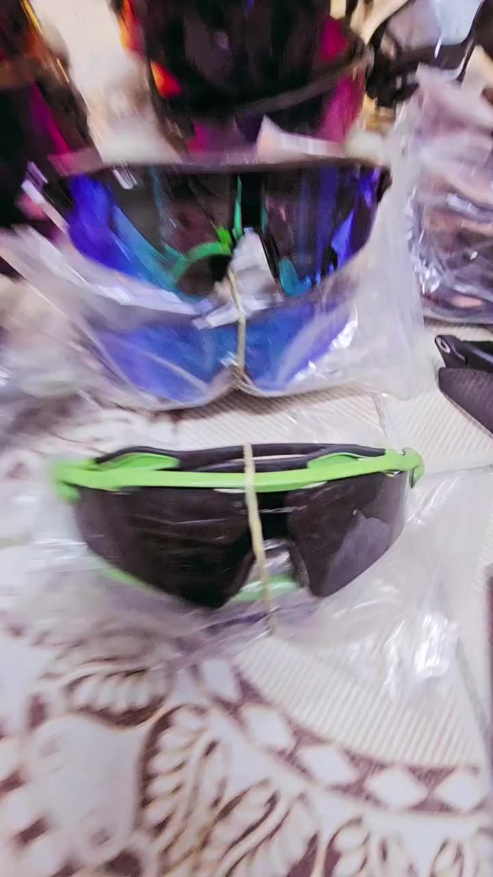 سلام عليكم شباب نظارات مثل ماوضح كدامكم الوانهن 55 قطعه بيع شلع


**إذا كنت صاحب هذا الإعلان وتريد حذفه لأي سبب، رجاءا أرسل رسالة إلى الدعم الفني**