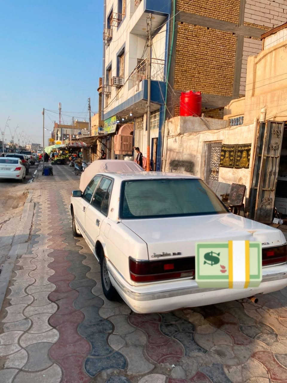 سلام عليكم سيدان لبيع سياره نضيفه داخله نضاف سعر 65 وبيه مجال باقي التفاصيل اتصال ***********
