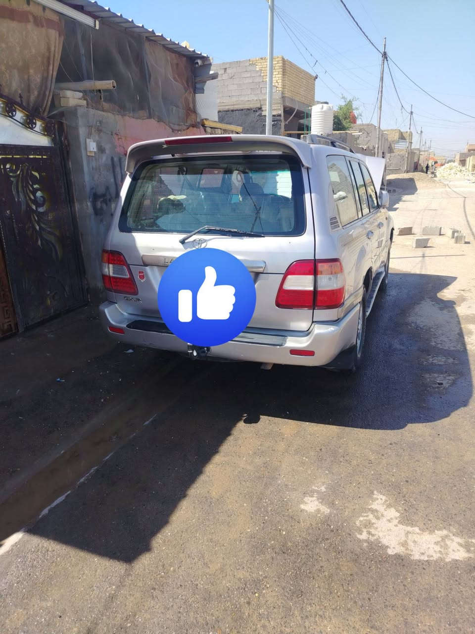 السلام عليكم سياره لاندكروز موديل 2002 محدث 2007 مكفوله من الكص والظربه مصبوغه حزام للجماليه  سياره تحويل ثاني يوم مكينه كير خير من الله للبيع السعر 120 وبيهة مجال مكاني بغداد ***********
