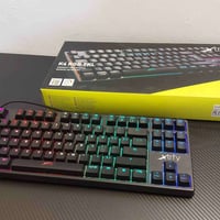 Xtrfy K4 • سويتش أحمر • إضاءة RGB
