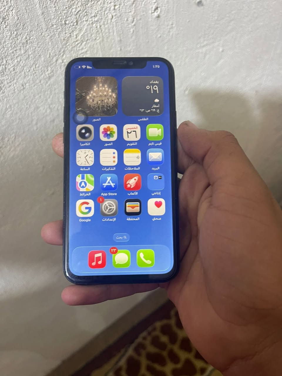 سلام عليكم iPhone 11 Pro الذاكرة 256 البطارية 72 مبدلة شاشة فقط التواصل على هذا الرقم￼***********
