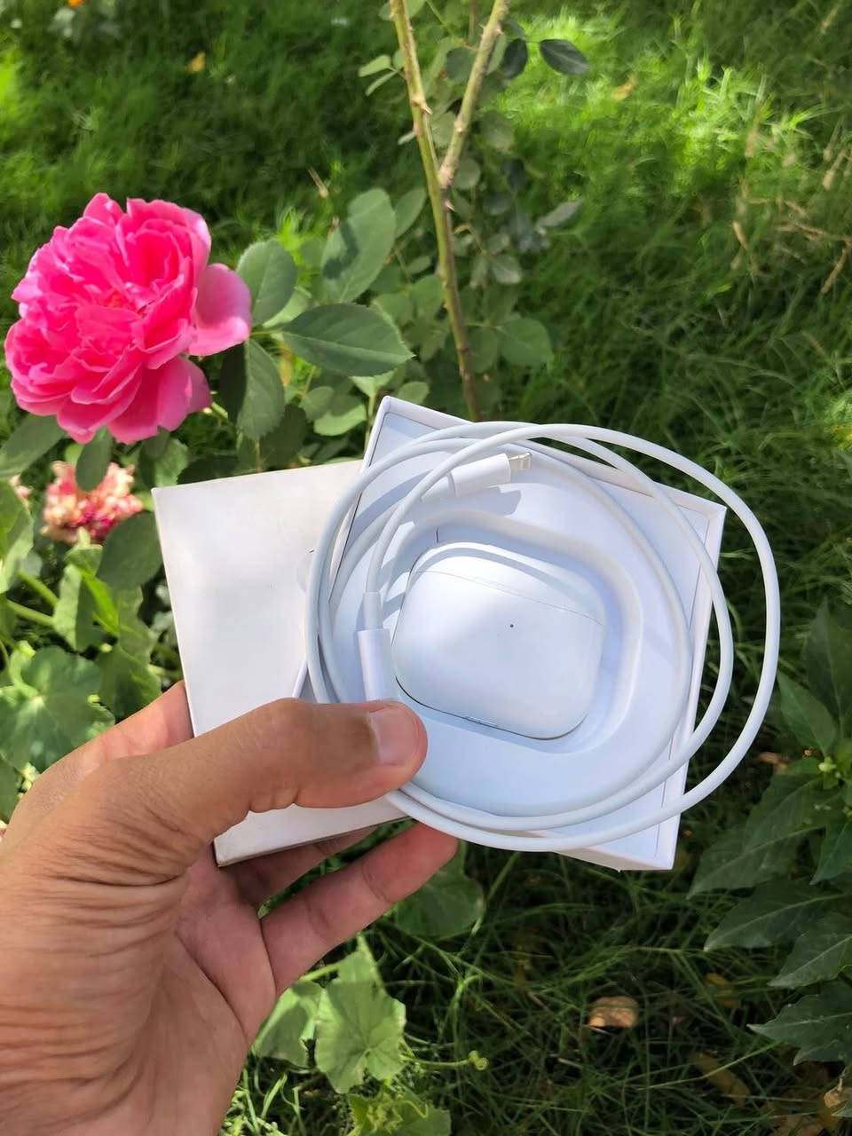 Airpods 4
ظمان منتهي
البيت بي مشكله من تشحنه يشتغل من تفصله من شحن مايشتغل يتصلح✅
سعر  85 الف قفل متوفر توصيل


**إذا كنت صاحب هذا الإعلان وتريد حذفه لأي سبب، رجاءا أرسل رسالة إلى الدعم الفني**